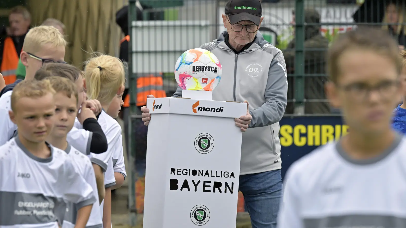 Das Spielgerät wird bereitgestellt. (Foto: Martin Rügner)