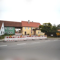 Weiterhin gesperrt ist derzeit das Äußere Tor in Weiltingen. Vor einer Reparatur muss noch die Versicherung grünes Licht geben. (Foto: Peter Tippl)