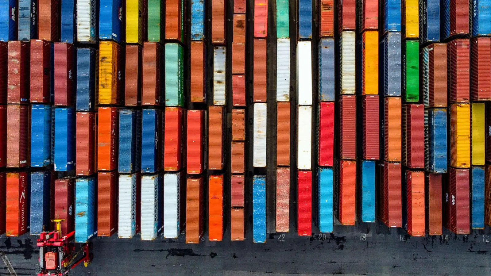 Container im Hafen von Liverpool. (Foto: Peter Byrne/PA Wire/dpa)