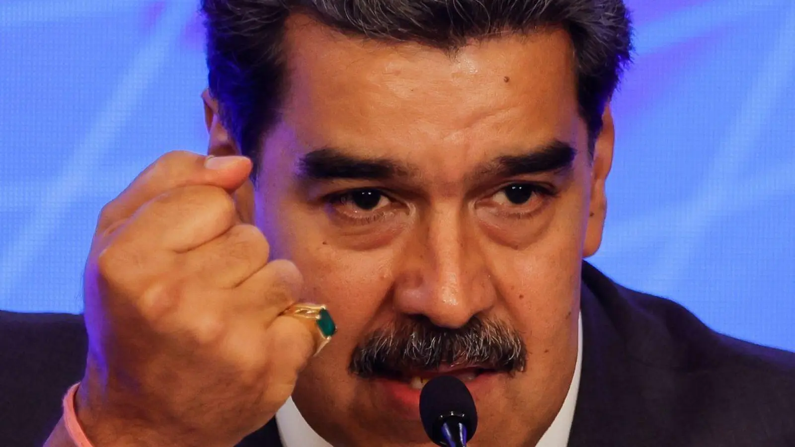 Maduro geht hart gegen Regierungsgegner vor und hat mehreren führenden Oppositionellen die politische Betätigung untersagen lassen. (Foto: Jesus Vargas/dpa)