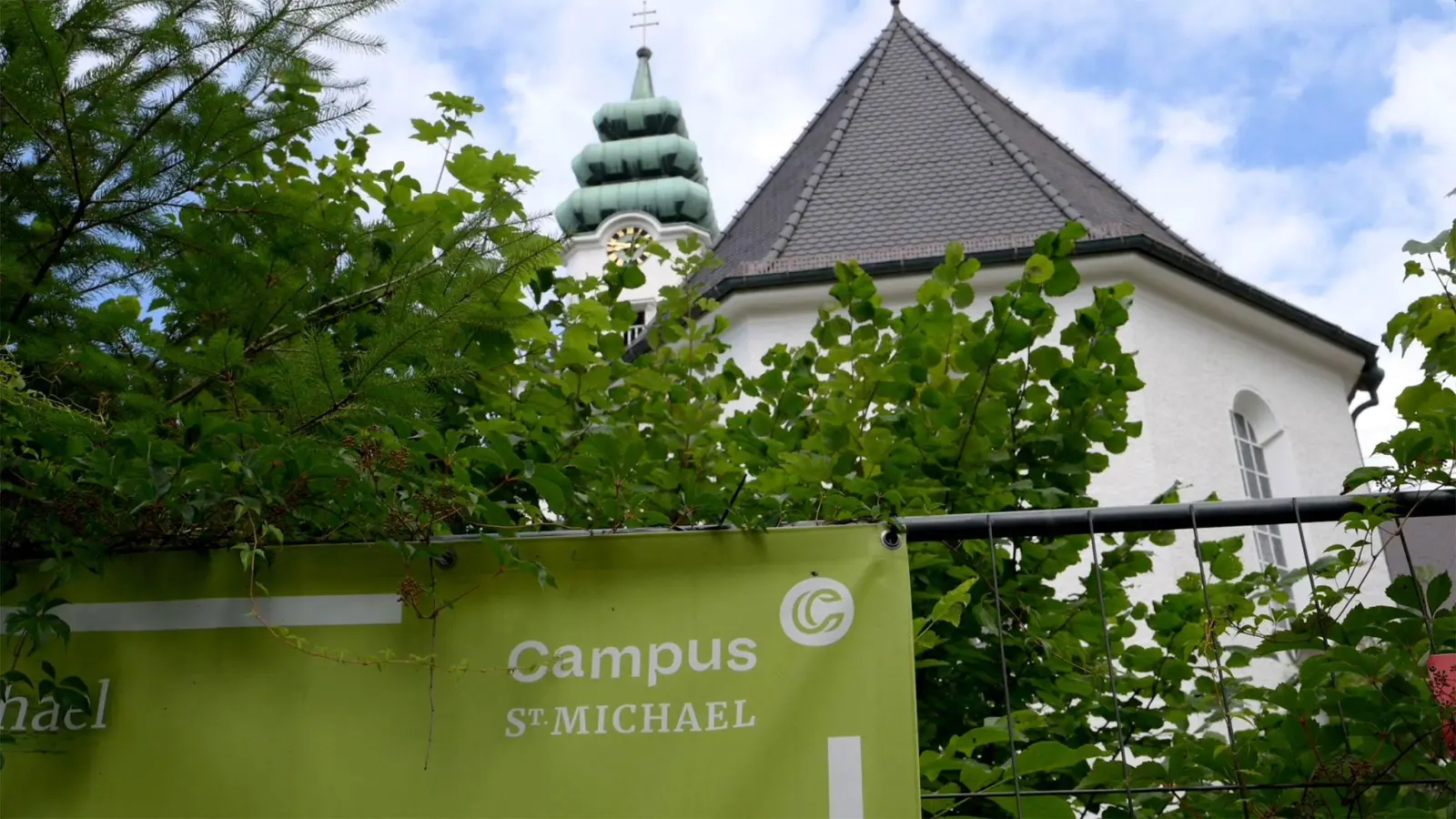 In den 1960er bis 80er Jahren sollen Kinder und Jugendliche im Studienseminar misshandelt worden sein.  (Foto: Peter Kneffel/dpa)