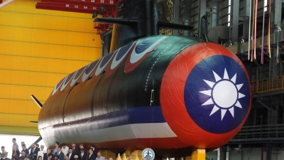 Taiwans erster im Inland hergestellter U-Boot-Prototyp wurde auf den Namen „Hai Kun“ (Narwal) getauft. (Foto: ChiangYing-ying/AP)