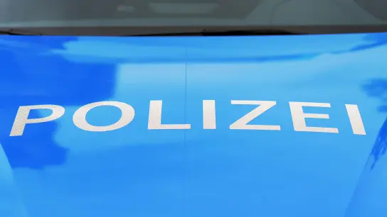 Fahndungserfolg für die Polizei: Ein Räuber, der am Samstag eine Spielothek in Bad Windsheim überfiel, und sein mutmaßlicher Komplize kamen nicht weit.  (Symbolbild: Jim Albright)