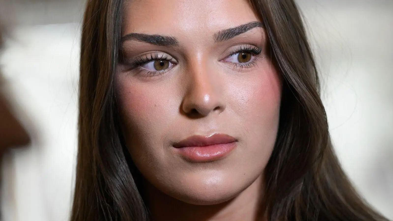 Miss Finnland Sarah Dzafce hat ihren Titel und ihre Krone verloren. (Foto: Emmi Korhonen/Lehtikuva/dpa)