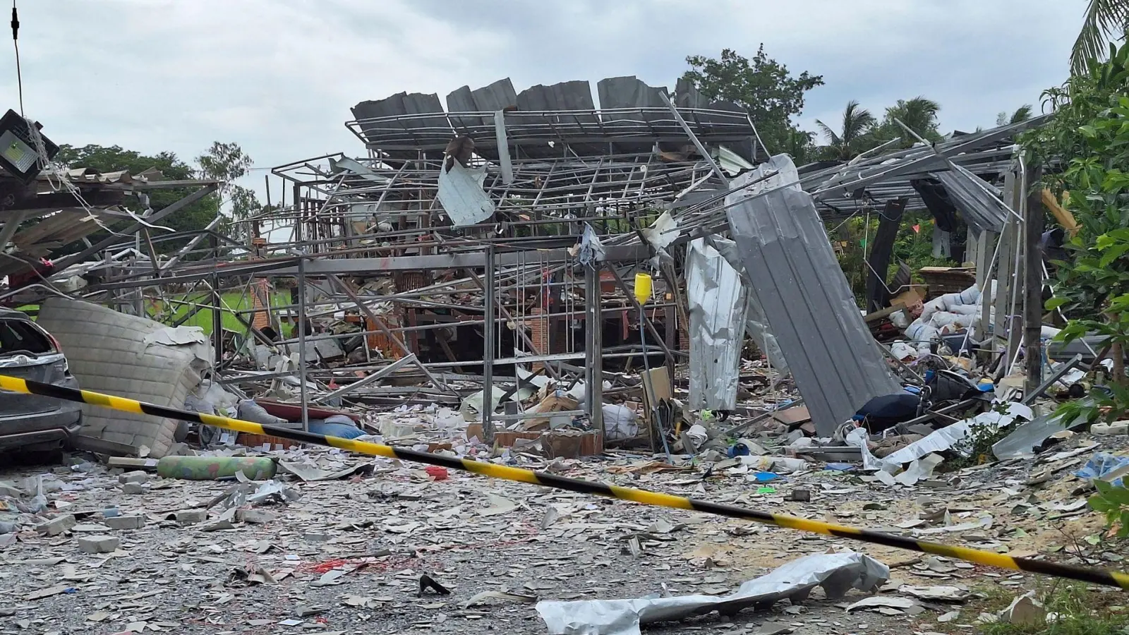 Bei der Explosion gab es mindestens neun Tote. (Foto: Suphan Buri Provincial Public Relations Office/dpa)