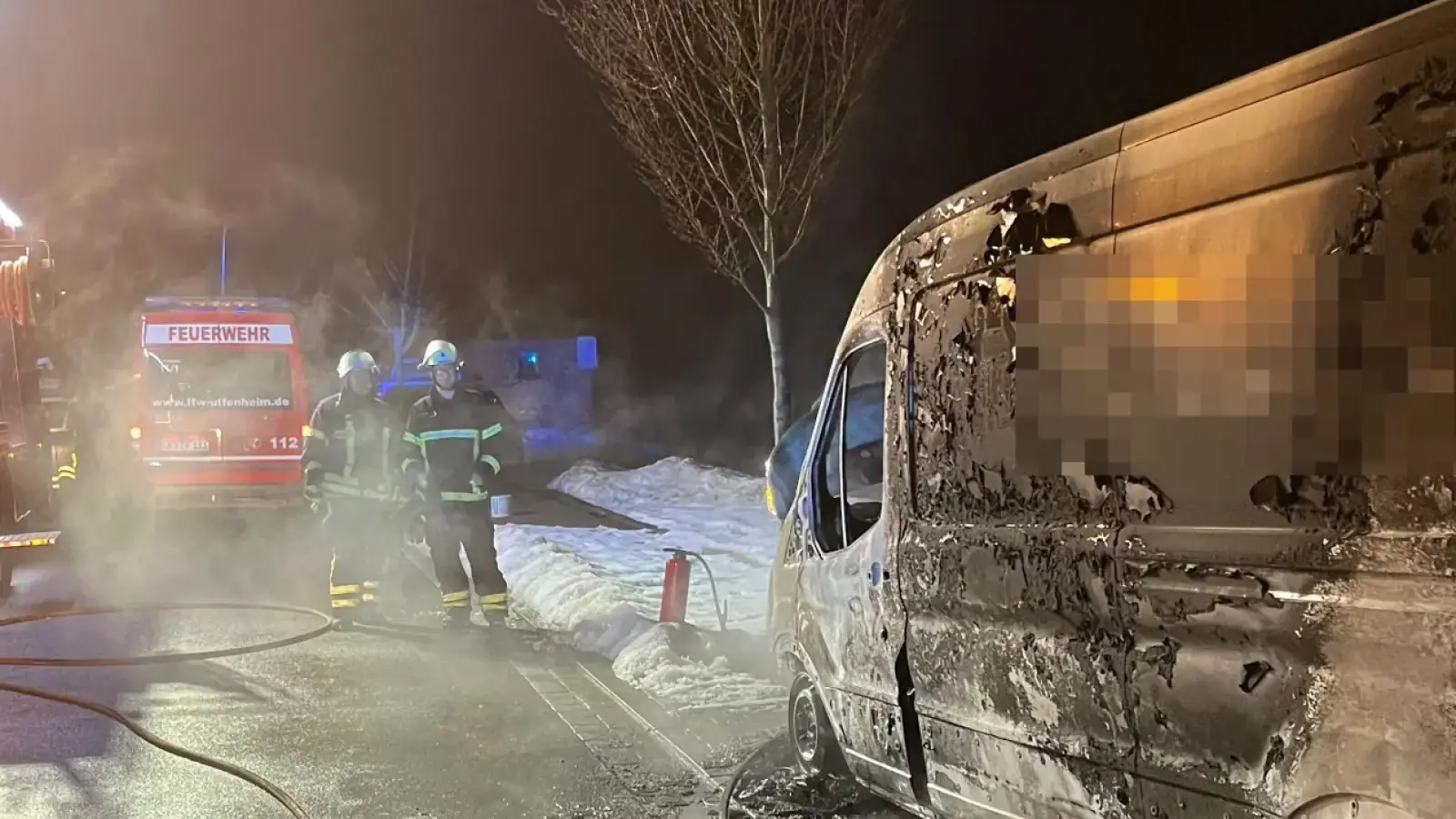 Anfang Februar war in Uffenheim ein Transporter ausgebrannt. Nun vermeldet die Polizei Neuigkeiten. (Foto: Feuerwehr Uffenheim)