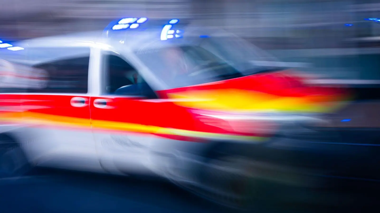 Ein Unfall im Landkreis Straubing-Bogen endete tödlich. (Archivbild) (Foto: Jens Büttner/dpa)