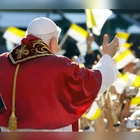 Auf dem Münchner Marienplatz jubelten zahlreiche Gläubige dem Papst aus Bayern zu. (Archivbild) (Foto: picture-alliance/ dpa)