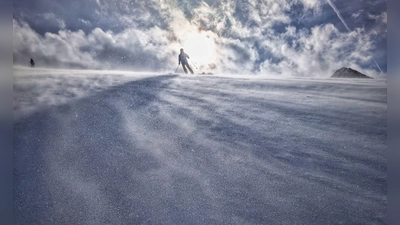 Der Skifahrer war zu Fuß zu einem Gipfel aufgestiegen. (Symbolbild) (Foto: Sachelle Babbar/ZUMA Press Wire/dpa)