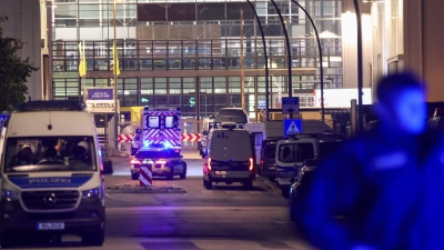 Der Einsatzort wurde weiträumig abgesperrt. (Foto: Bodo Marks/dpa)