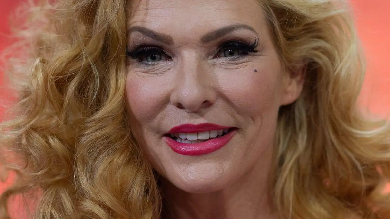 Sonya Kraus tanzt nun. (Archivbild) (Foto: Rolf Vennenbernd/dpa)