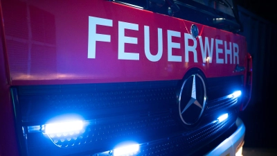 Nach einem Brand in Bad Windsheim sucht die Polizei nun die Insassen eines Mercedes. (Symbolbild: Mirko Fryska)