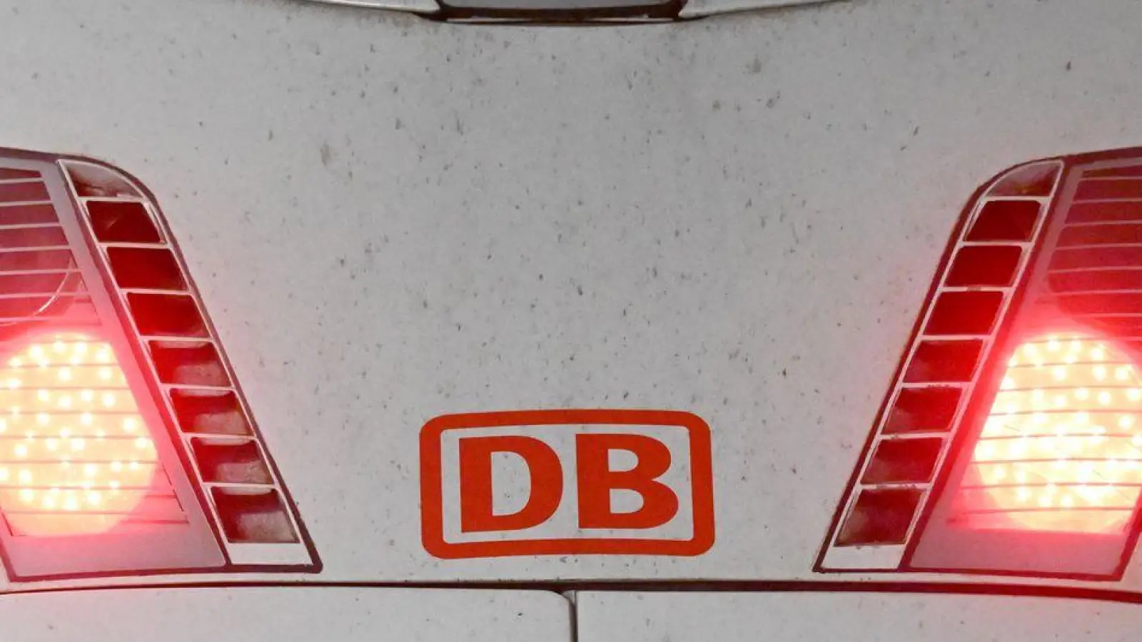 Der Mann ist 80 Meter innerhalb des Tunnels entdeckt worden. (Symbolbild) (Foto: Felix Hörhager/dpa)