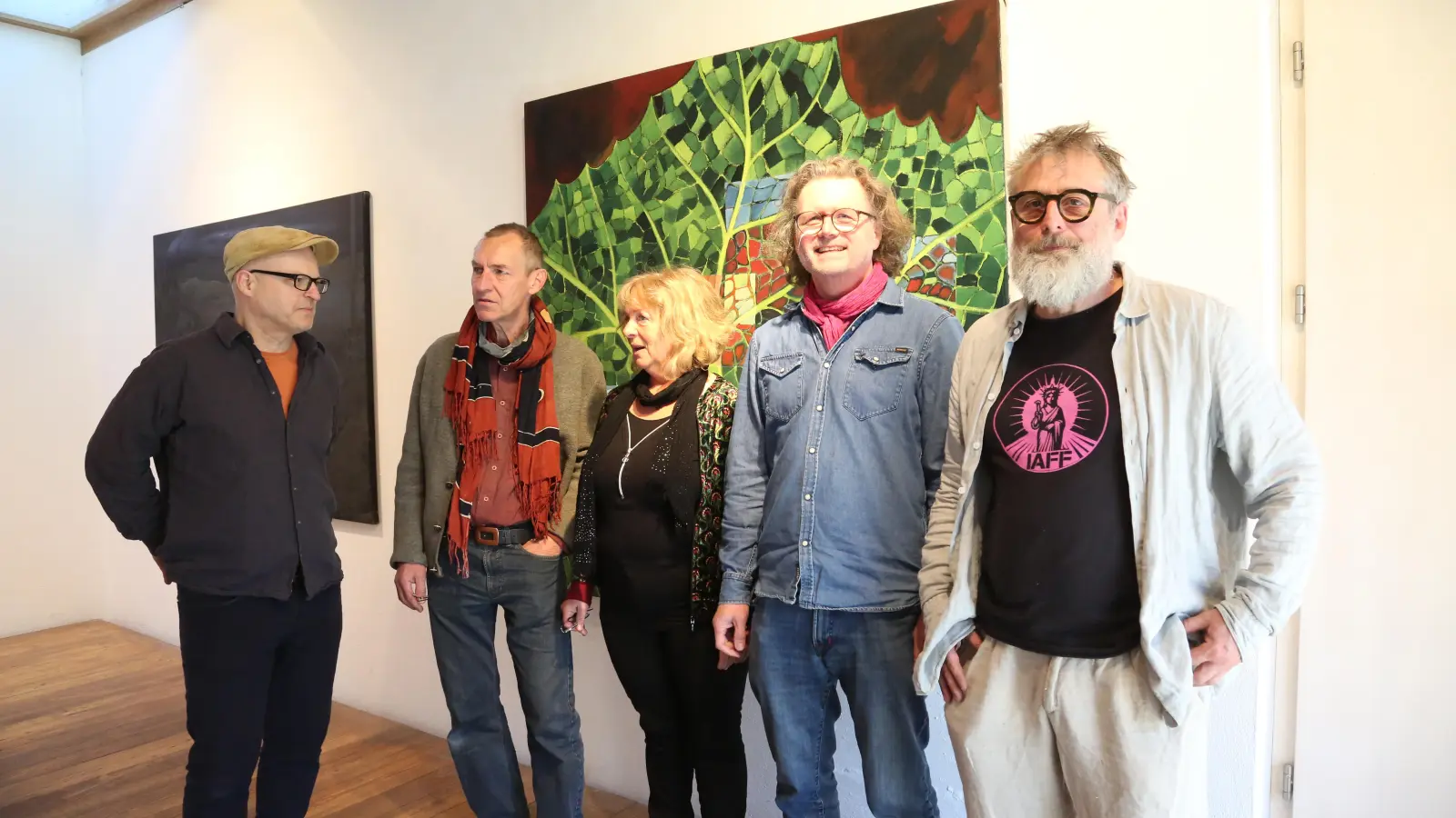 Bei der Vernissage zur Gemeinschaftsausstellung in der Kunsthalle in Hilsbach (von links): Matthias Fitz, Thomas Weidner, Jana Schroder, Berthold Bock und Kuno Matthias Ebert. (Foto: Martina Kramer)