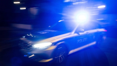 Weshalb sich der 25-Jährige auf den Gleisen befand, ist Gegenstand der Ermittlungen. (Symbolbild)  (Foto: Marijan Murat/dpa)