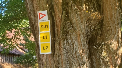 Die Bezeichnung der Wanderwege bleibt unverändert: Sie bestehen aus dem oder den Anfangsbuchstaben der Gemeinde, von der sie ausgehen und einer Nummer. (Foto: Ulli Ganter)