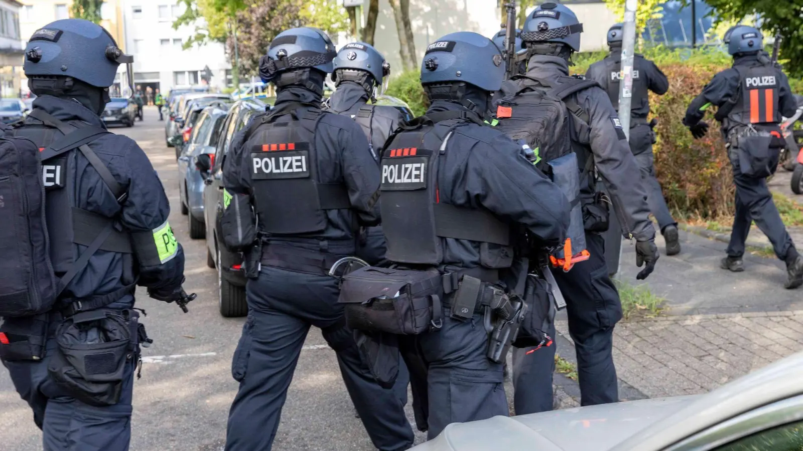 Der Großeinsatz in Essen zog sich am Freitag über Stunden bis zur Festnahme des Tatverdächtigen hin. (Archivbild) (Foto: Justin Brosch/dpa)