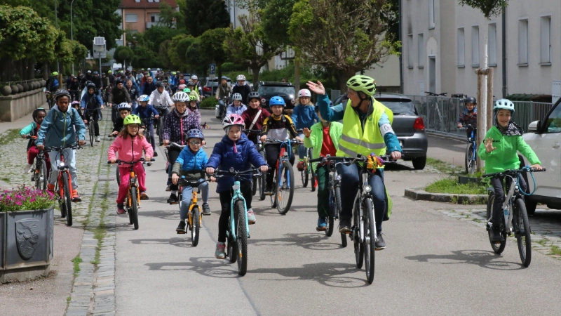 Mit der Aktion Kidical Mass soll auf die Belange von Kindern im Straßenverkehr aufmerksam gemacht werden. (Foto: Alexander Biernoth)