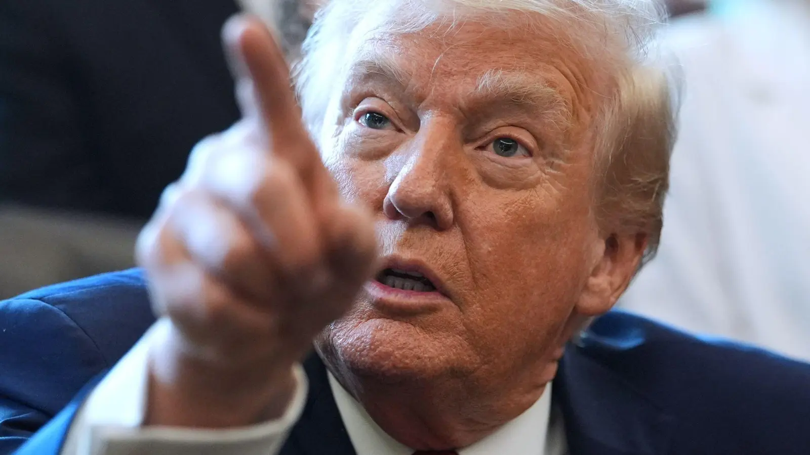 Trump ist für einen Regimewechsel im Iran. (Archivbild) (Foto: Evan Vucci/AP/dpa)