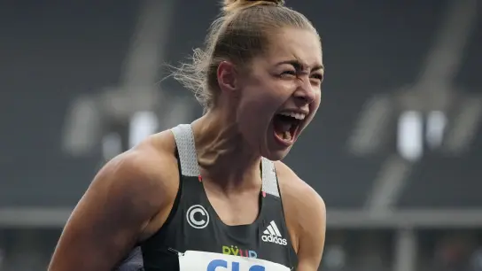 Unter elf Sekungen über 100 Meter: Sprinterin Gina Lückenkemper jubelt nach ihrem Sieg. (Foto: Soeren Stache/dpa)