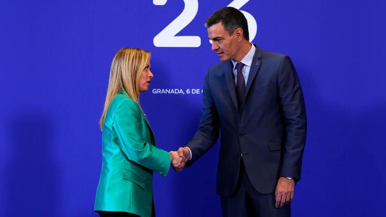 Spaniens linke Regierung von Ministerpräsident Pedro Sánchez hat nun ihrerseits Grenzkontrollen zu Italien angeordnet. Italien hatte zuvor ein Ultimatum Spaniens zurückgewiesen, die wegen der Ceuta-Krise angeordneten Grenzkontrollen zu beenden. (Archivbild) (Foto: Manu Fernandez/AP/dpa)