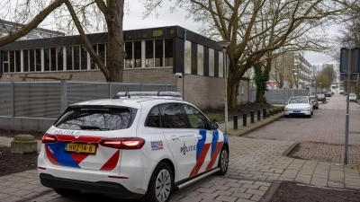 Die Niederlande reagieren empört auf den Anschlag auf eine jüdische Schule in Amsterdam. (Foto: Michel Van Bergen/ANP/dpa)