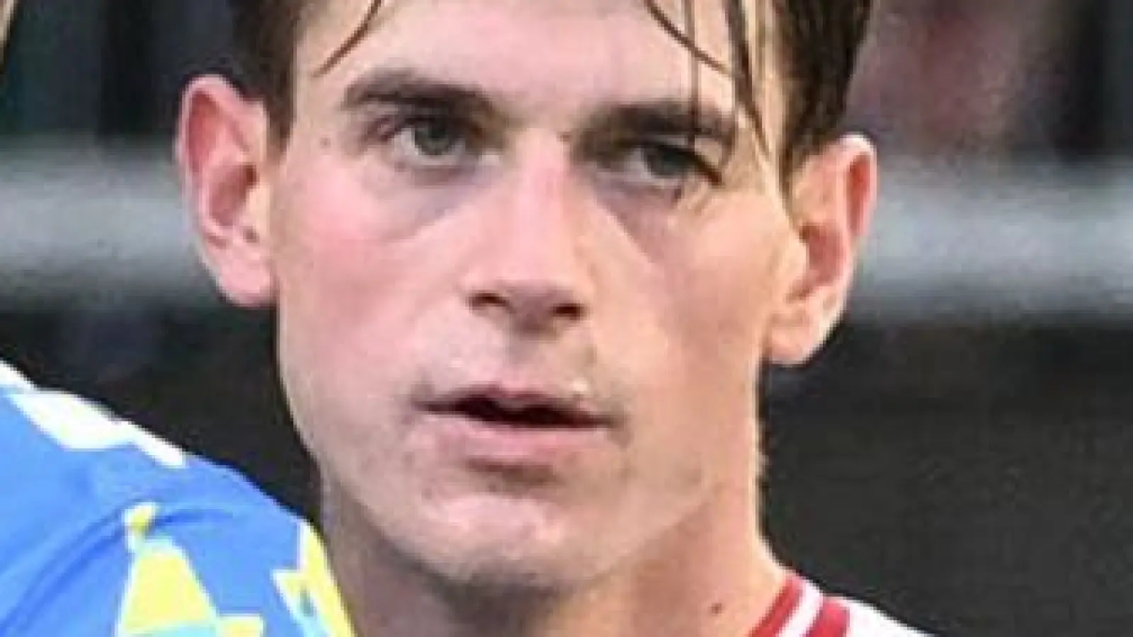 Kölns Jakub Kaminski (r) schoss beim 3:3 in Wolfsburg das späteste Tor der Bundesliga-Geschichte. (Foto: dpa)