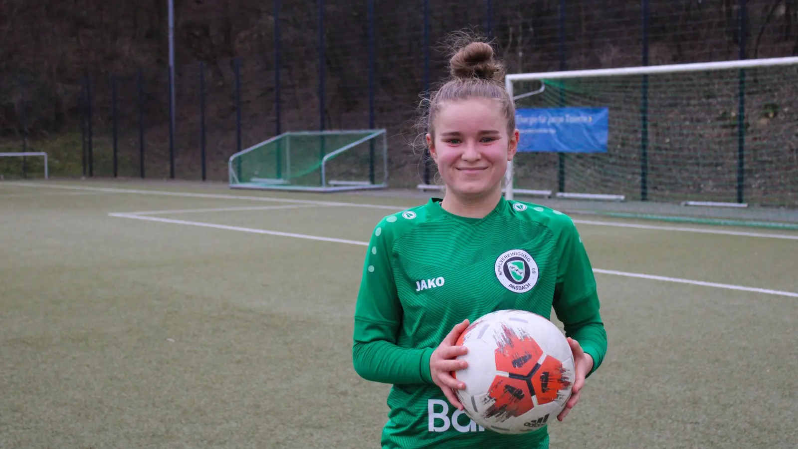 Martha Bittner spielt als einziges Mädchen bei der U15 der SpVgg Ansbach in der Bayernliga. (Foto: Constantin Prosch)