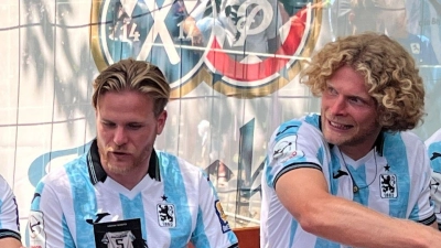 Leistungsträger Jesper Verlaat saß zuletzt wieder auf der Bank (r). (Archivbild) (Foto: Christian Kunz/dpa)