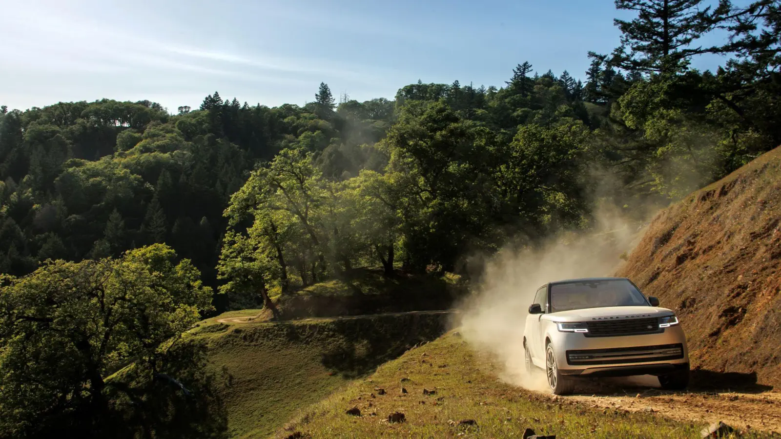 Komfortabler, sportlicher und moderner: Mit der fünften Generation dürfte der Range Rover eines der besten Luxus-SUVs bleiben. (Foto: Jaguar Land Rover/dpa-mag)