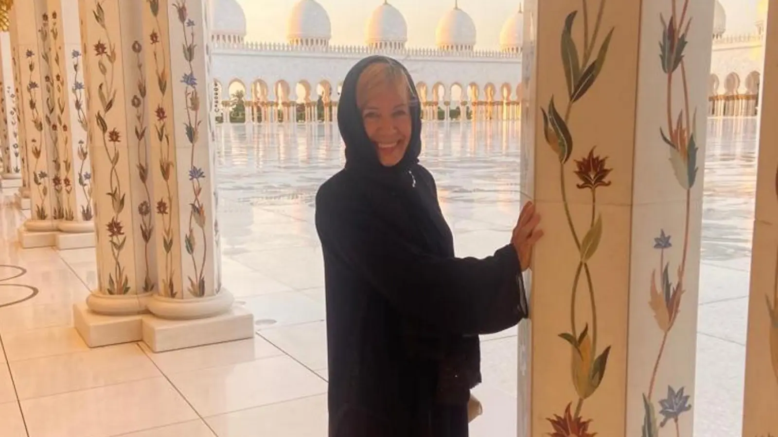 Während ihres Aufenthalts in Abu Dhabi besuchte die Neuhöferin Gabi Schmid-Berauer auch eine Moschee. (Foto: privat)