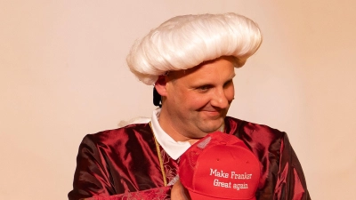 Der Schlosserbauer Philipp Ernst alias Christoph Maul ist beim Derblecken dabei. (Foto: Matthias Schmidt)