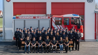 Die Freiwillige Feuerwehr in Illesheim ist ein starkes Team. Heuer blickt sie auf 150 Jahre zurück. (Foto: Jan Potsch)