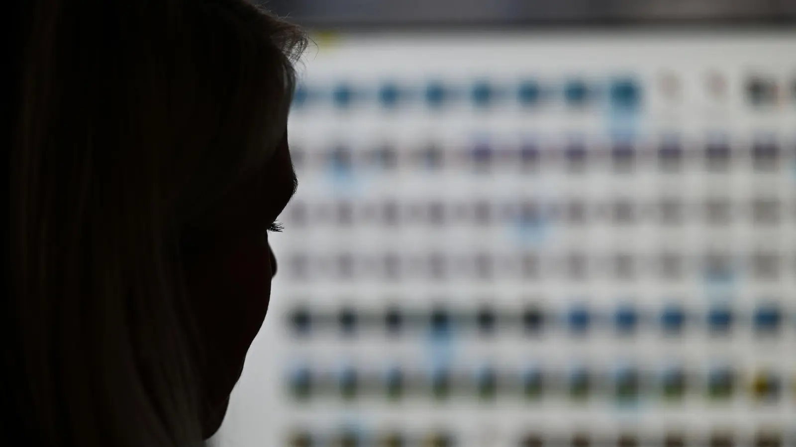 Das Landgericht in Kempten hat nun ein Zeichen im Kampf gegen Kinderpornografie gesetzt. (Symbolbild) (Foto: Arne Dedert/dpa)