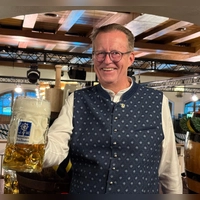 Für Martin Leibhard, Vorsitzender des Vereins Münchener Brauereien, wäre ein extra alkoholfreies Wiesnbier ein „logischer Widerspruch“. (Produktion)  (Foto: Sabine Dobel/dpa)