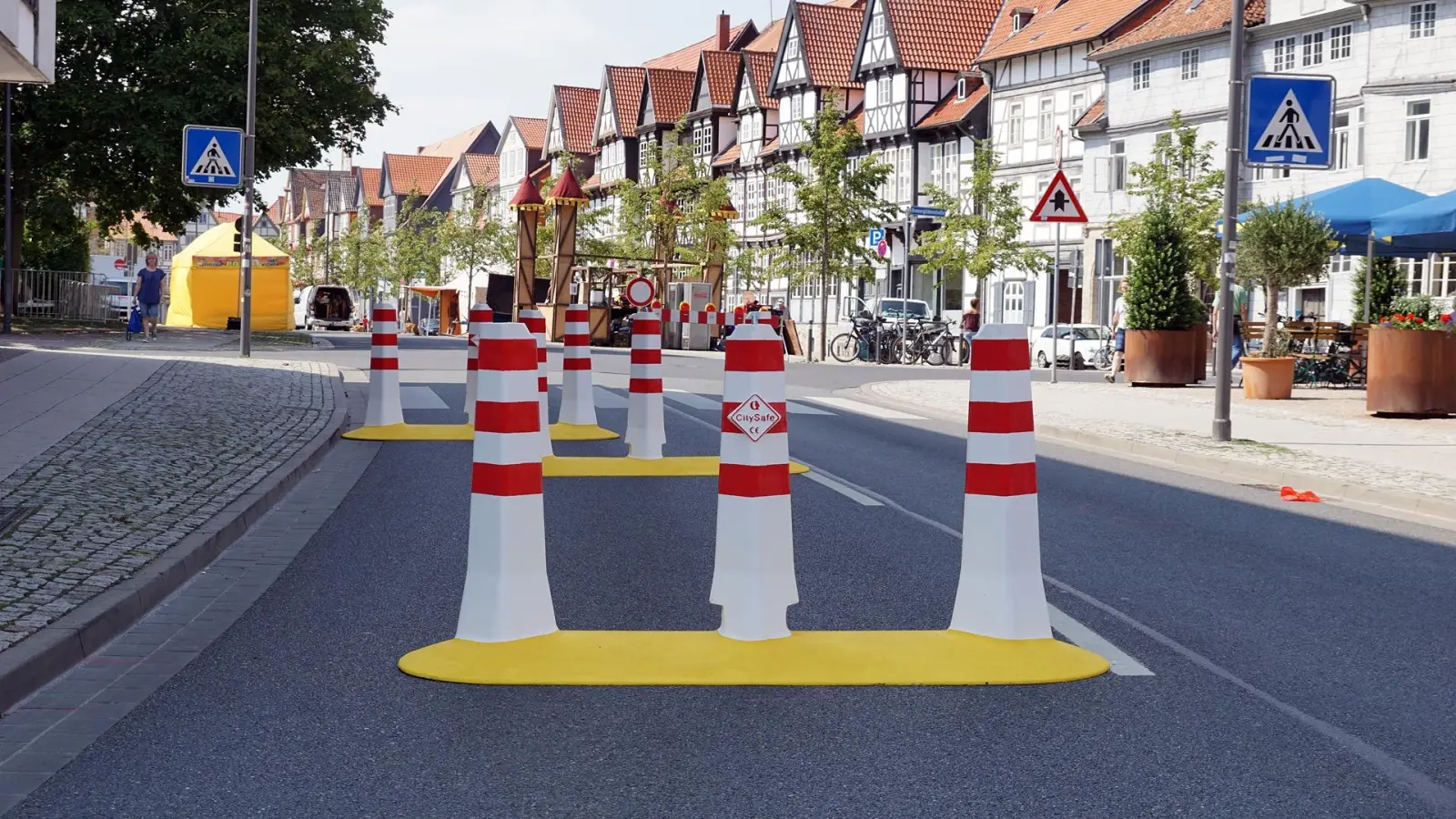 Der Markt Dietenhofen meldet Interesse an einer Anschaffung von City-Safe-Fahrzeugsperren über die Kernfranken-Allianz an. Der Finanzausschuss bleibt aber skeptisch, unter anderem, weil es günstigere Lösungen gibt. (Foto: Elisa Prozell)