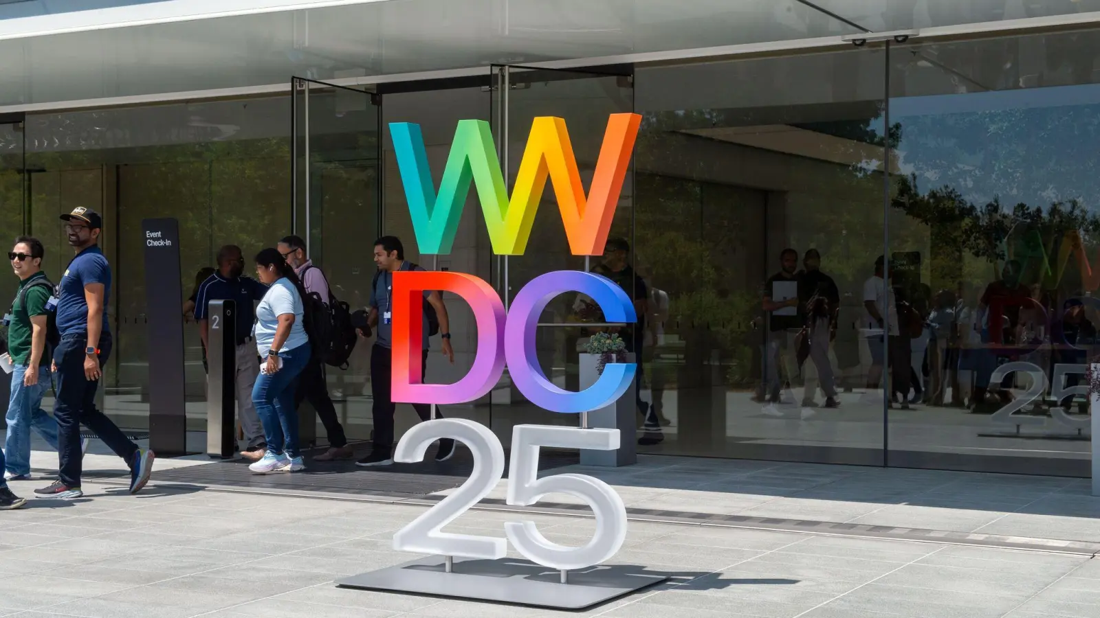 Apple veranstaltet die Entwicklerkonferenz direkt im Hauptquartier im Herzen des Silicon Valley. (Foto: Andrej Sokolow/dpa)