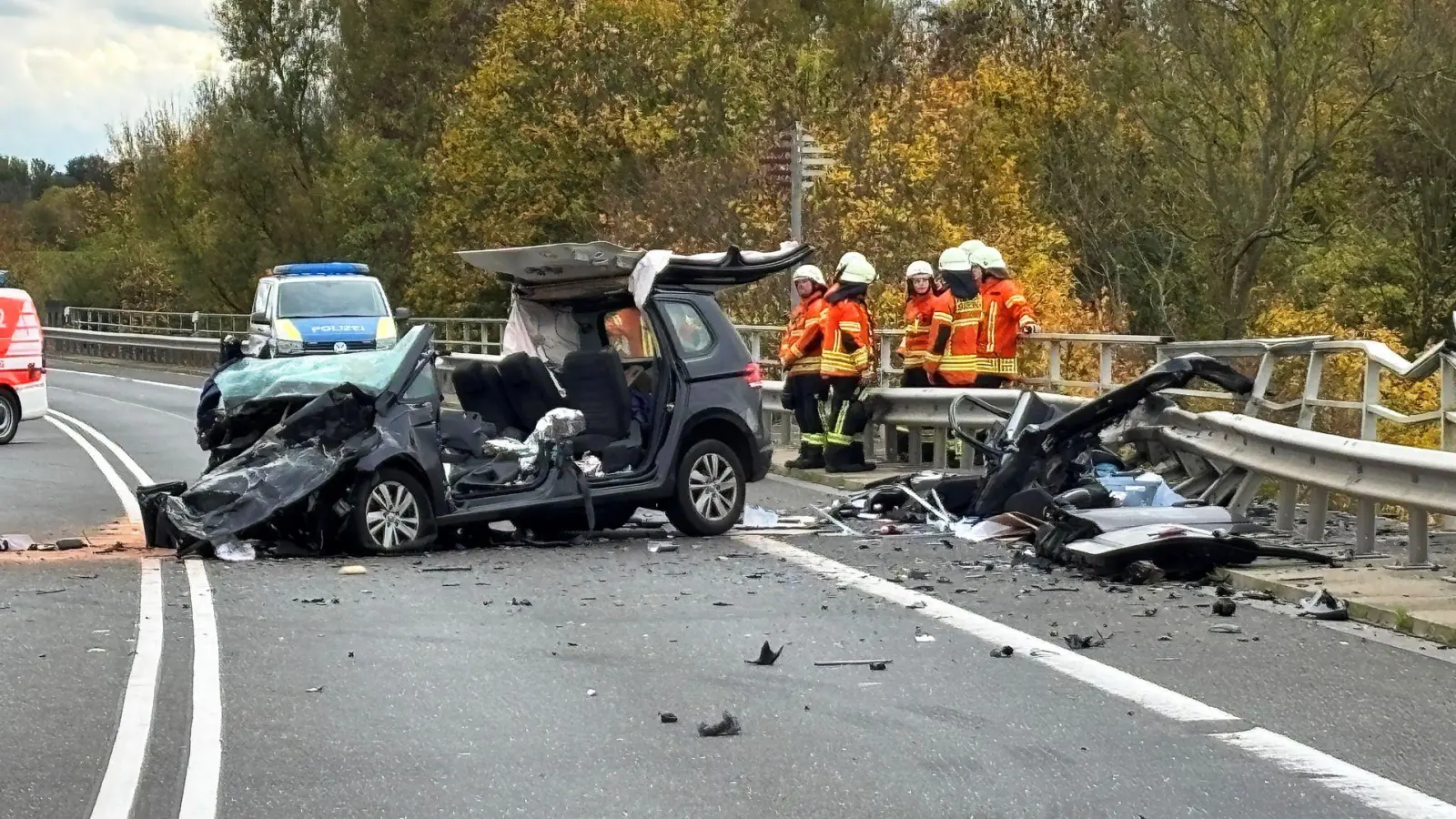 Auf der Bundesstraße 4 hat es einen schweren Unfall gegeben.  (Foto: Benjamin Müller/dpa)