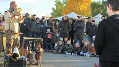 Beim Mittelaltermarkt in Feuchtwangen werden die Besucherinnen und Besucher mit verschiedenen Darbietungen unterhalten. Unser Foto entstand bei der Auflage im vergangenen Jahr. (Archivbild: Alexander Schäffer)