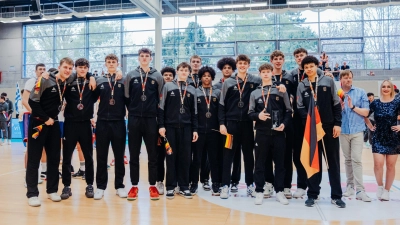 Mit der U18-Nationalmannschaft des Deutschen Basketball-Bundes holte Tom Stoiber (Dritter von links) beim Albert-Schweitzer-Turnier den dritten Platz. (Foto: DBB/Felix Steiner)