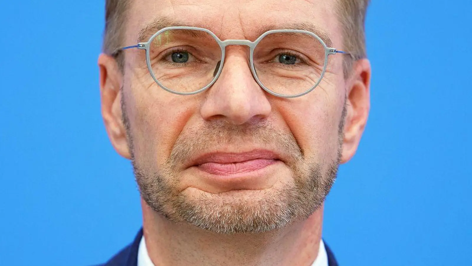 Holznagel forderte, die Zahl neuer Verbeamtungen auf ein Minimum und ausschließlich auf die hoheitlichen Kernbereiche zu beschränken – bei der Polizei, in der Finanzverwaltung und in der Justiz. (Archivbild) (Foto: Joerg Carstensen/dpa)