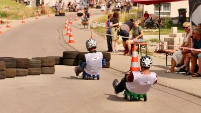 Trotz des vorhandenen sportlichen Ehrgeizes stand bei allen Startenden beim Dentleiner Bobbycar-Rennen der Spaß im Vordergrund (Foto: Eventleiner GmbH/Andreas Hodde)
