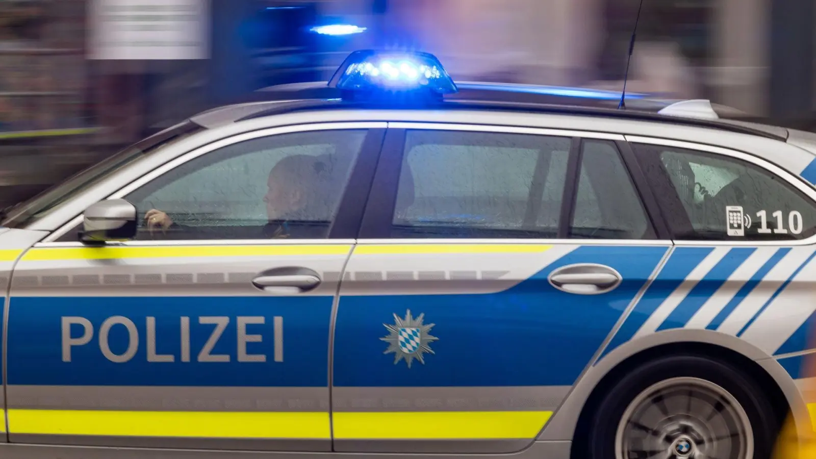 Ein Einbruch in ein Juweliergeschäft in Rothenburg beschäftigt die Polizei. (Symbolbild: Peter Kneffel/dpa)