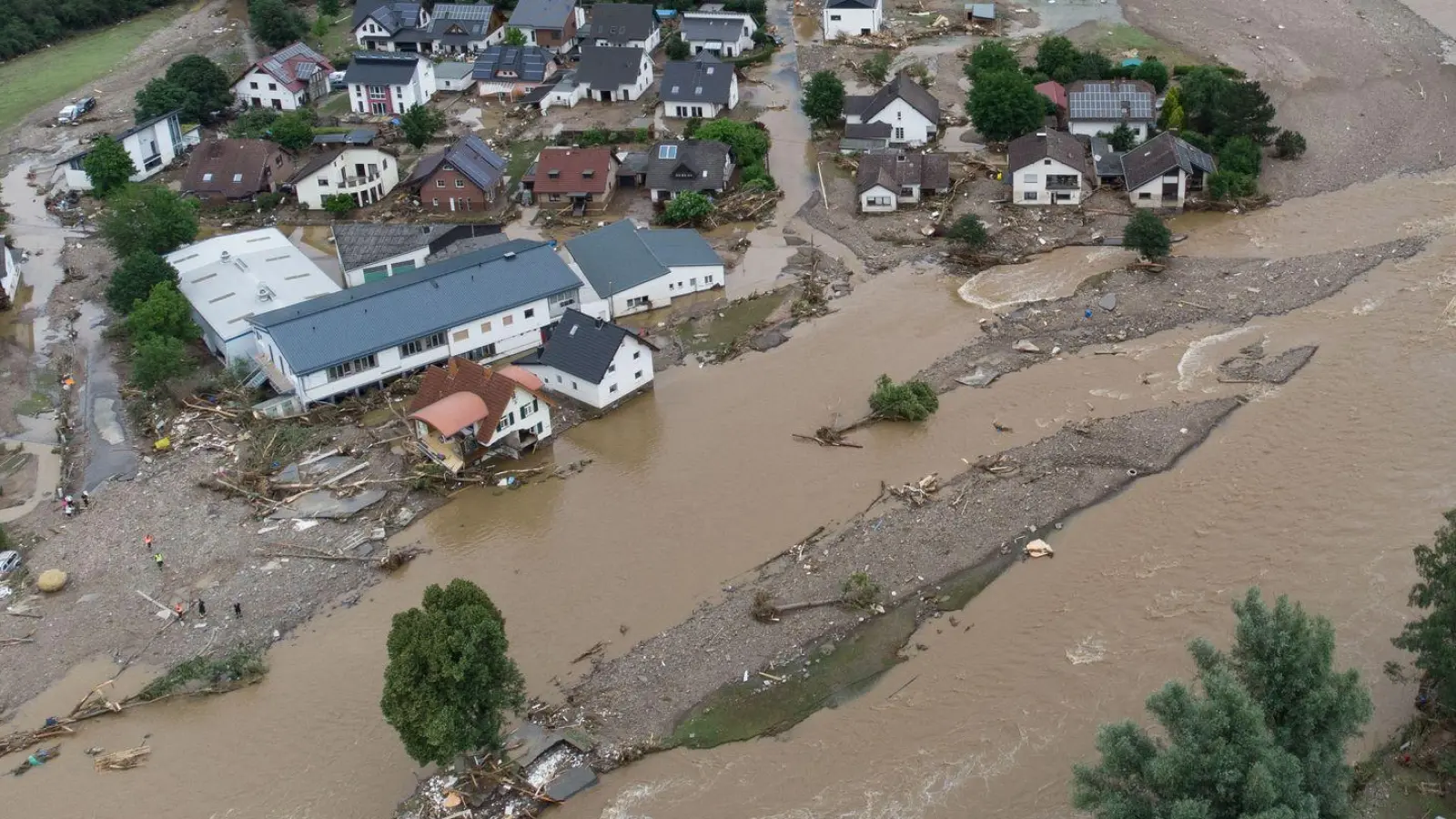 So sah es damals kurz nach der Flut im Ahrtal aus. (Archivbild) (Foto: Boris Roessler/dpa)