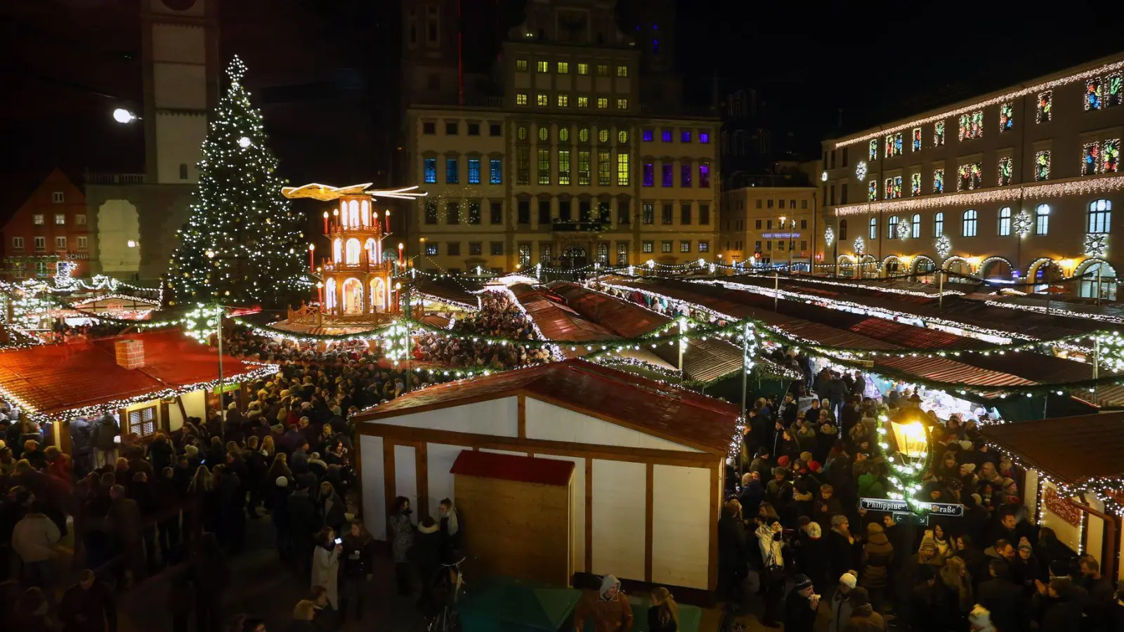 Der Christkindlesmarkt in Augsburg wird in diesem Jahr erstmals per Video überwacht. (Archivbild)  (Foto: picture alliance / dpa)