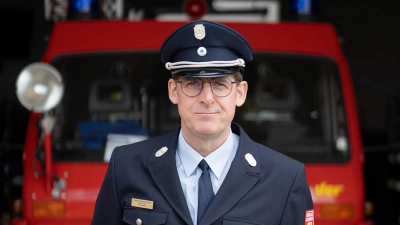 Peter Gundel, Kommandant der FF Insingen, lobt den ehrenamtlichen Einsatz aller Mitglieder und freut sich auf das große Jubiläum in Insingen. (Foto: photomacherei, Matthias Schmid)