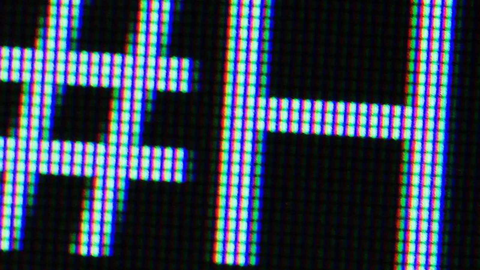 Beratungsstellen sehen Anbieter sozialer Netzwerke mit in der Pflicht (Symbolbild). (Foto: Lukas Schulze/dpa)