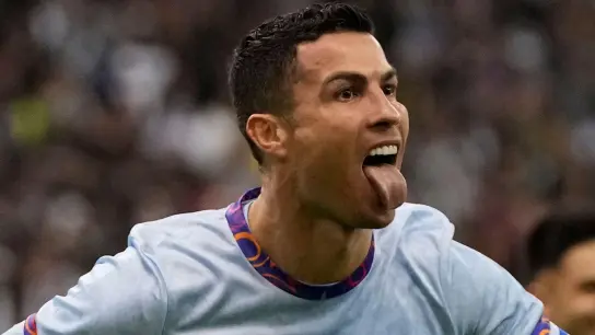 Cristiano Ronaldo jubelt. (Foto: Hussein Malla/AP/dpa)
