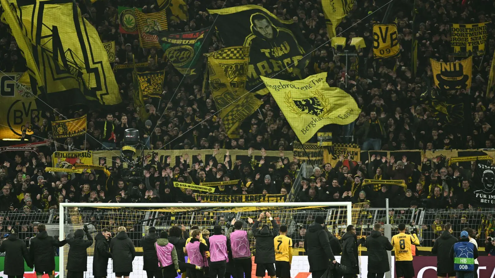 Der deutliche Sieg tat dem BVB-Gemüt gut. (Foto: Bernd Thissen/dpa)