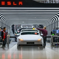 Tesla schaffte ein deutliches Absatzplus. (Archivbild) (Foto: Patrick Pleul/dpa)